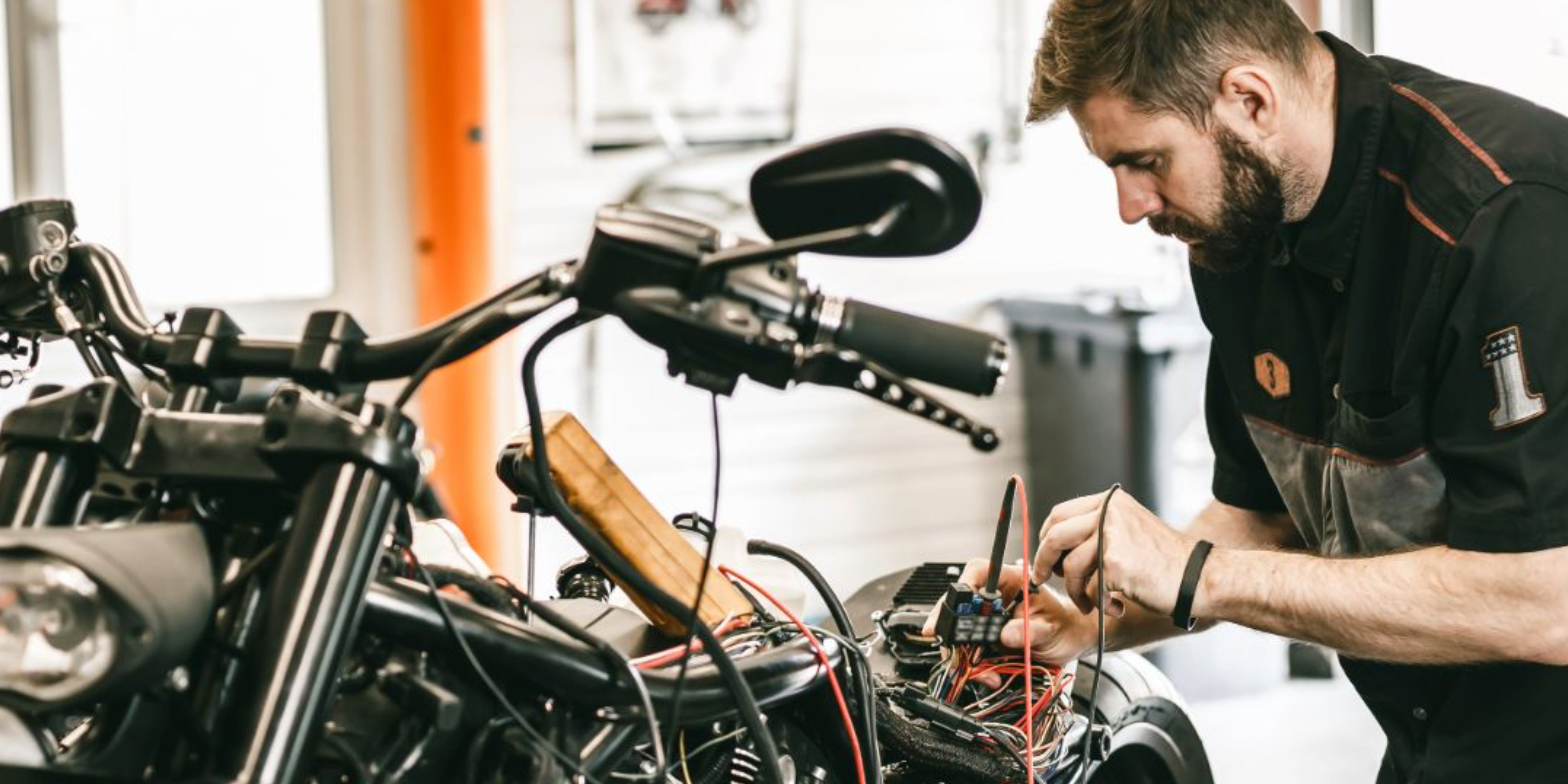 LE CONTRÔLE TECHNIQUE SPÉCIAL MOTARD 